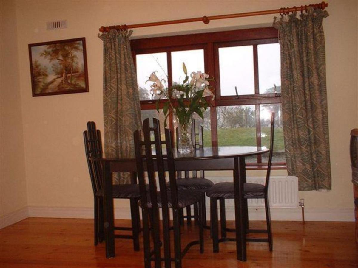 Lovely Sea View Apartment In Rineen - 4 Guests Skibbereen Extérieur photo